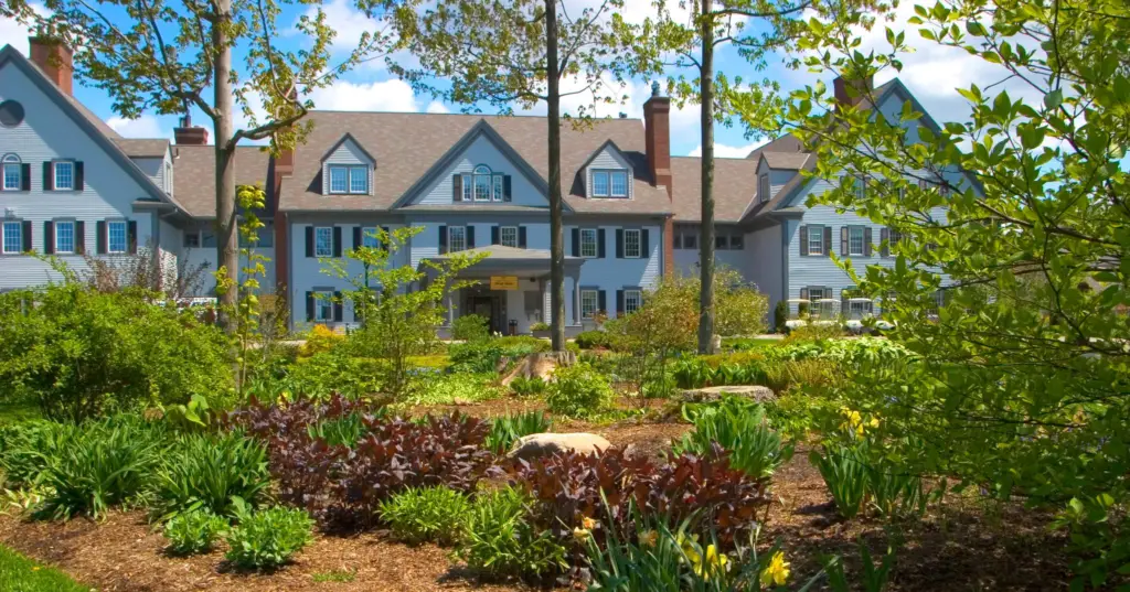 Best places to live in Vermont for young adults and singles