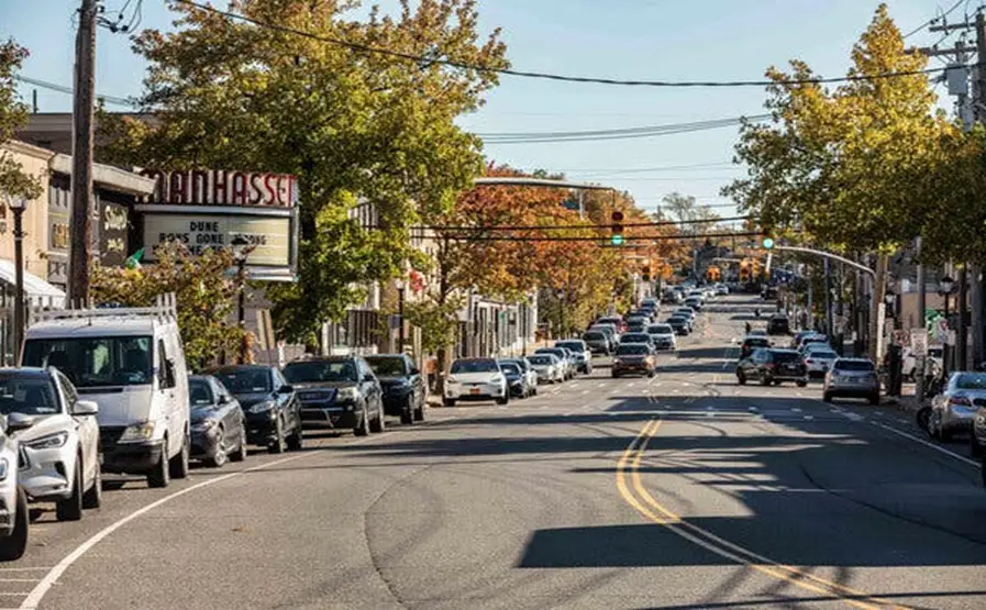 Best places to live in Long Island for young adults and singles