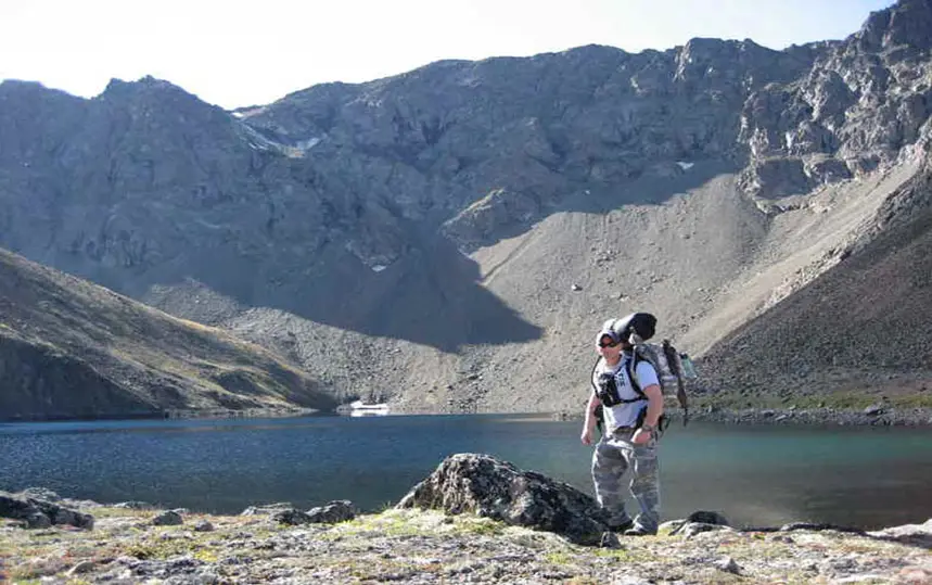 Best places to live in Alaska for young adults and singles