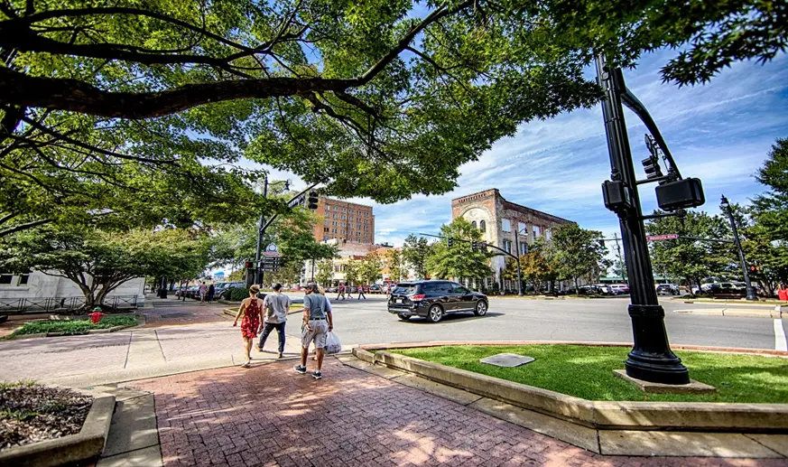 Best places to live in Alabama for young adults and singles