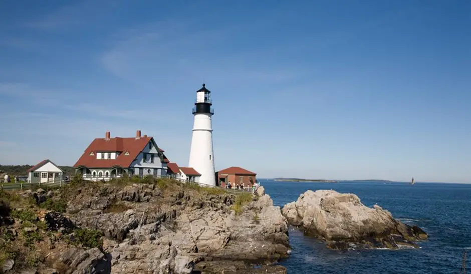 Maine Lighthouses Example