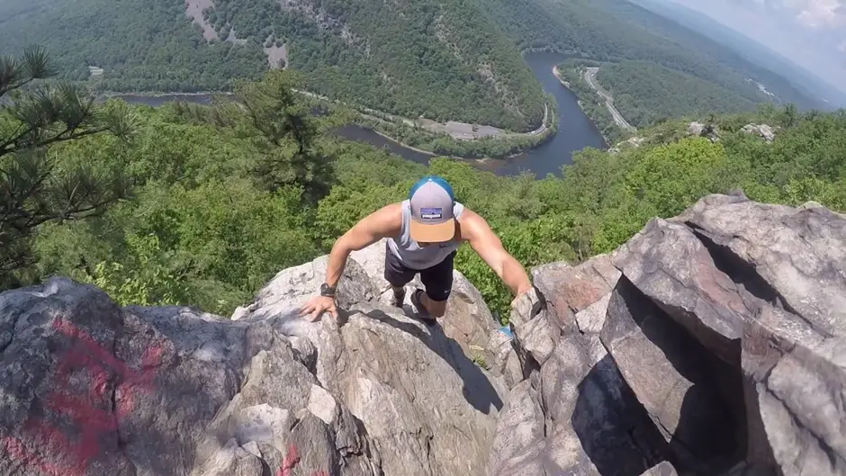 A visitor hiking at Mt.Tammany Delaware