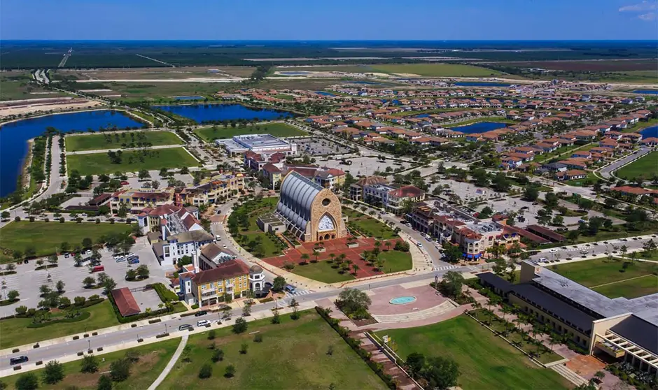 Ave Maria town centre