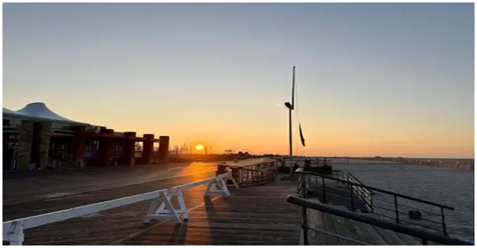 1. Jones Beach Boardwalk Trail