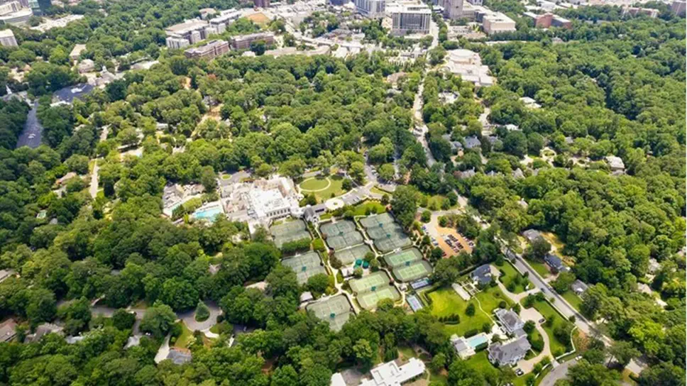 3. Tuxedo Park - Exclusivity and Grandeur