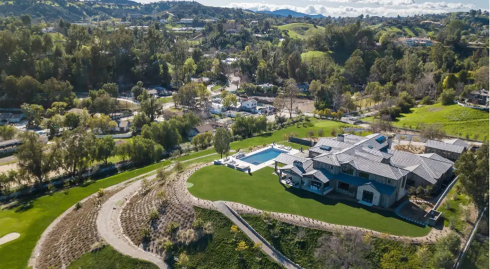 6. Hidden Hills: Secluded Splendor