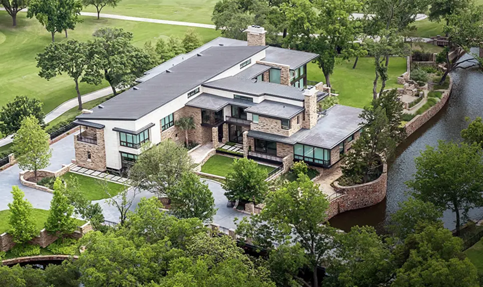 #2. Highland Park: A Playground for the Affluent