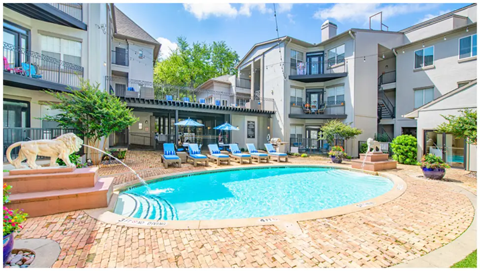 #3. Uptown: Urban Chic and Elegance Combined