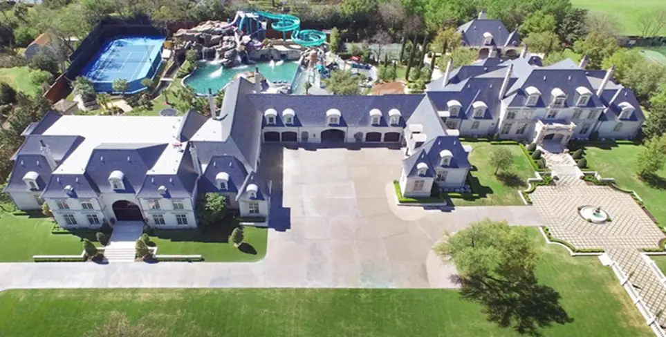 #6. Preston Center: Luxury Living with Modern Convenience