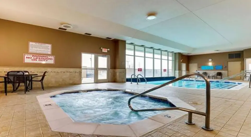 #10. Drury Inn & Suites Kansas City Airport