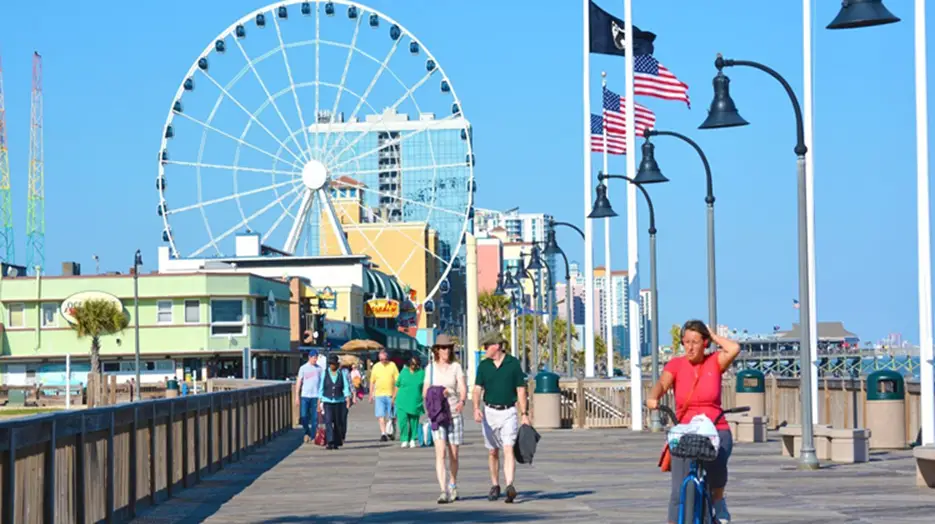 2. Vibrant Boardwalk and Promenade